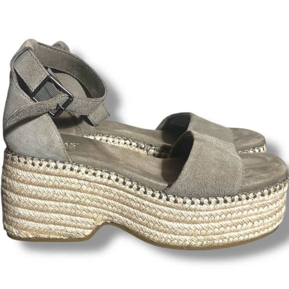 Toms Stylish Light Olive/Taupe Suede Ankle Buckle Platform Sandals - Picture 3 of 5